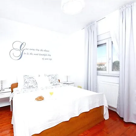Modern Family Apartman Zadar